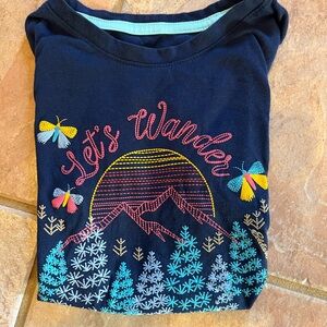 Girls graphic t shirt